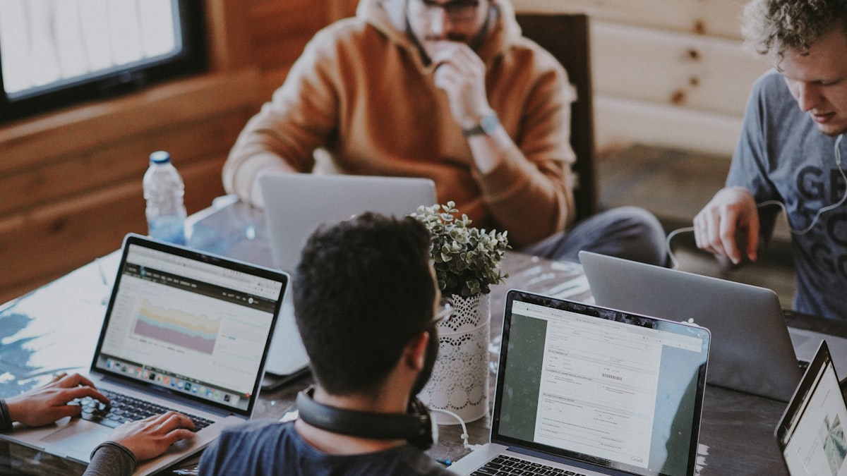 Από το brain drain στο brain gain: μπορεί η Ελλάδα να φέρει πίσω τα ταλέντα της τεχνολογίας;